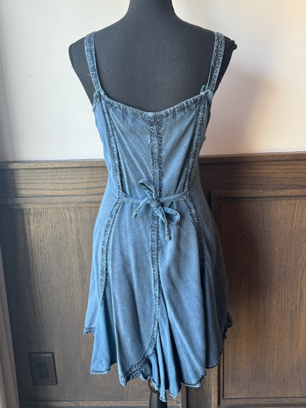 Braja Exclusives boho hippie Washed Denim-Look Embroidered Sundress 17.5 Ptp - Picture 4 of 8